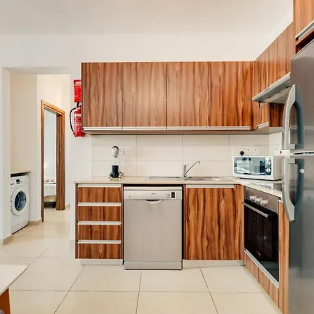 Sunnyvillas: 2br Mythical Apt*swimming Pool*ak04 アパート